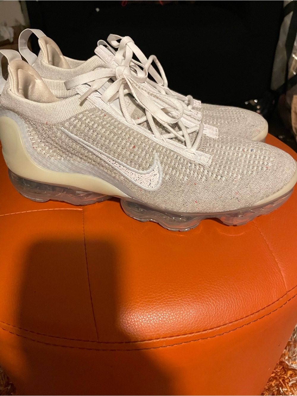Like NEW! Nike Women's Cream/White Flyknit Air VaporMax Sneakers